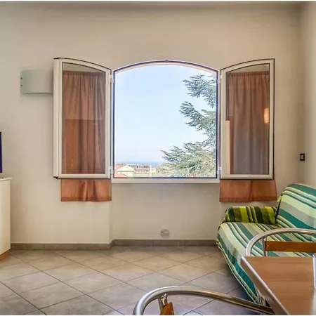 Seaview & Pool Retreat Ii Poggio Apartamento *
