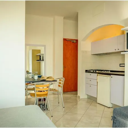 Seaview & Pool Retreat Ii Poggio Apartment