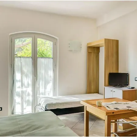 Seaview & Pool Retreat Ii Poggio