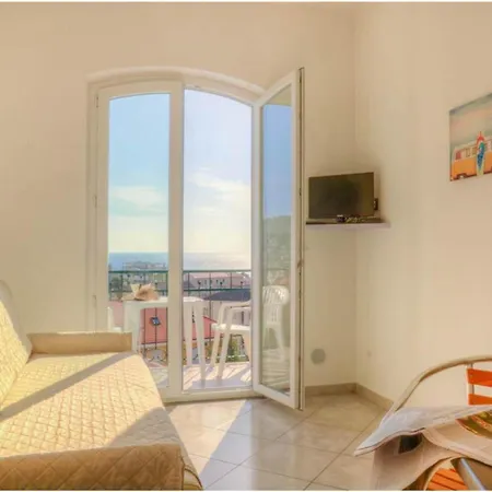 Seaview & Pool Retreat Ii Poggio Apartment