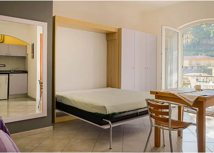 Seaview & Pool Retreat Ii Poggio Apartment *