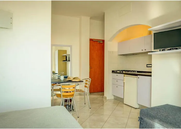 Seaview & Pool Retreat Ii Poggio Apartment