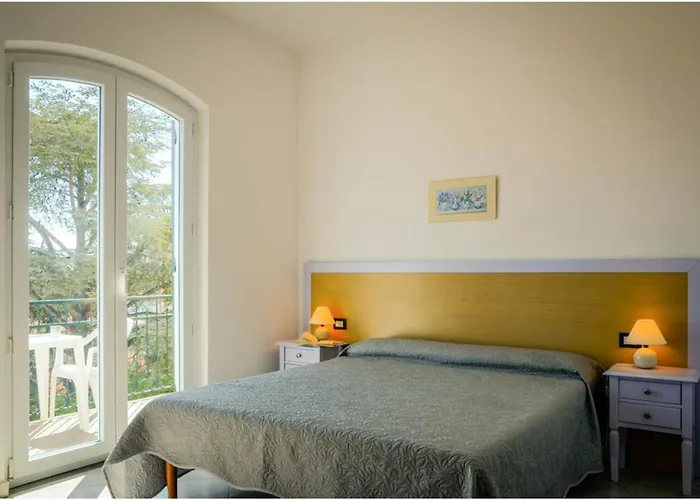 Seaview & Pool Retreat Ii Poggio *