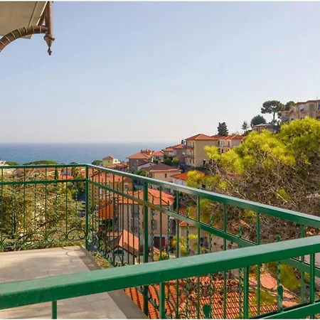 Seaview & Pool Retreat Ii Poggio