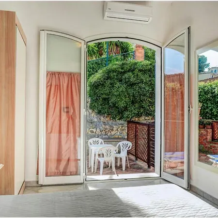 Seaview & Pool Retreat Ii Poggio