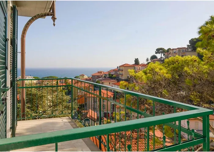 Seaview & Pool Retreat Ii Poggio