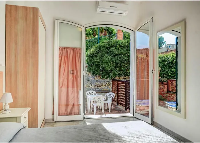 Seaview & Pool Retreat Ii Poggio