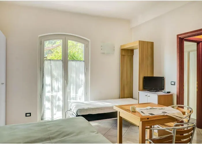 Seaview & Pool Retreat Ii Poggio