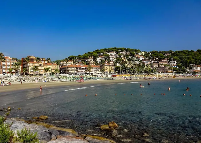 아파트 Seaview & Pool Retreat Ii Poggio Marina dʼAndora