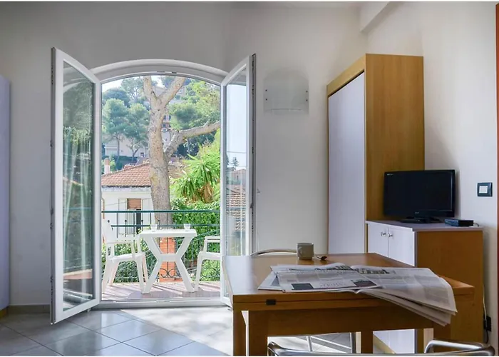 Seaview & Pool Retreat Ii Poggio 아파트 Marina dʼAndora